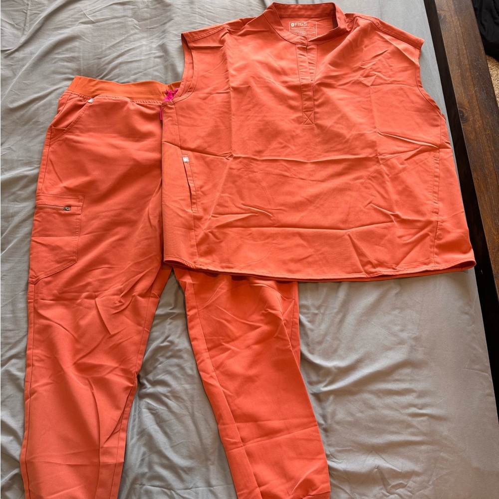 Figs Coral Sleeveless Top and Pants Set